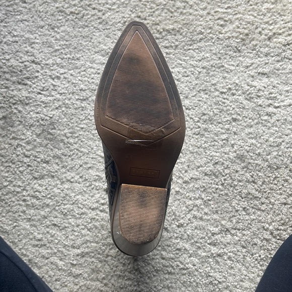 Boots - Picture 2 of 4